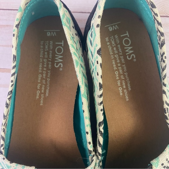 TOMS Womens Tribal Print Slip On Canvas Flats Shoes Size US 6 - Picture 9 of 10
